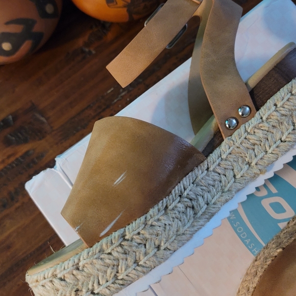 Soda ankle strap espadrille  tan 6.5 - Picture 5 of 5